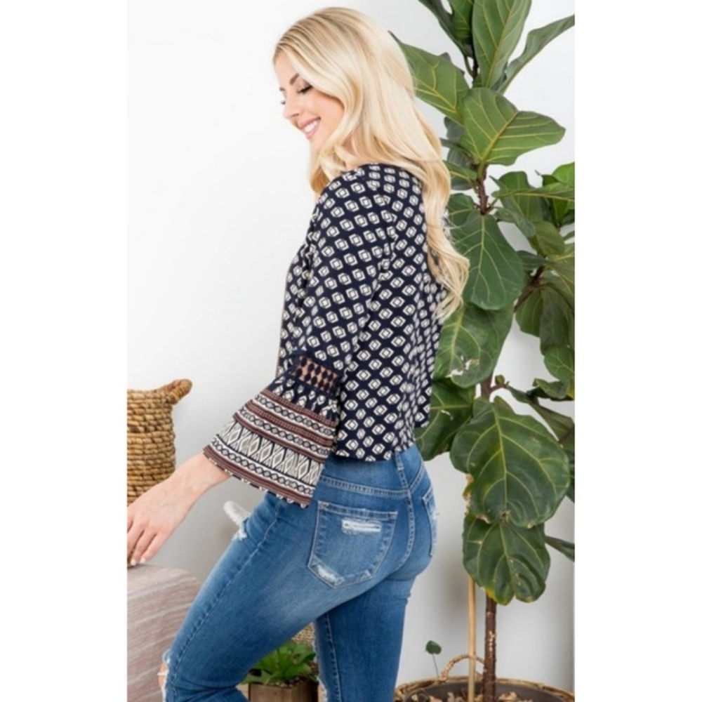 NWOT Boho Bell Sleeve Top - Picture 7 of 8